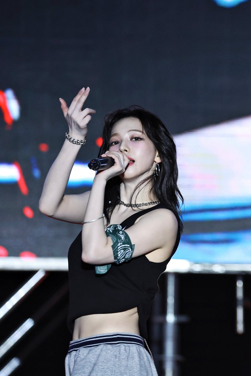 240530 카리나 성균관대 🖤🎸

#에스파 #aespa #유지민 #KARINA #エスパ #カリナ #성대 #PHOTO