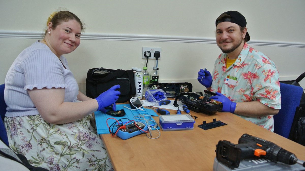 🌏 ☕ Help save the planet by making less waste Bring in home appliances, electronics, clothes, children’s toys, bicycles etc for our volunteer repairers to try & rescue. Monthly Repair Café Includes coffee, cake & repairs. We Are 336 Brixton Saturday 1 June 10am to 1pm