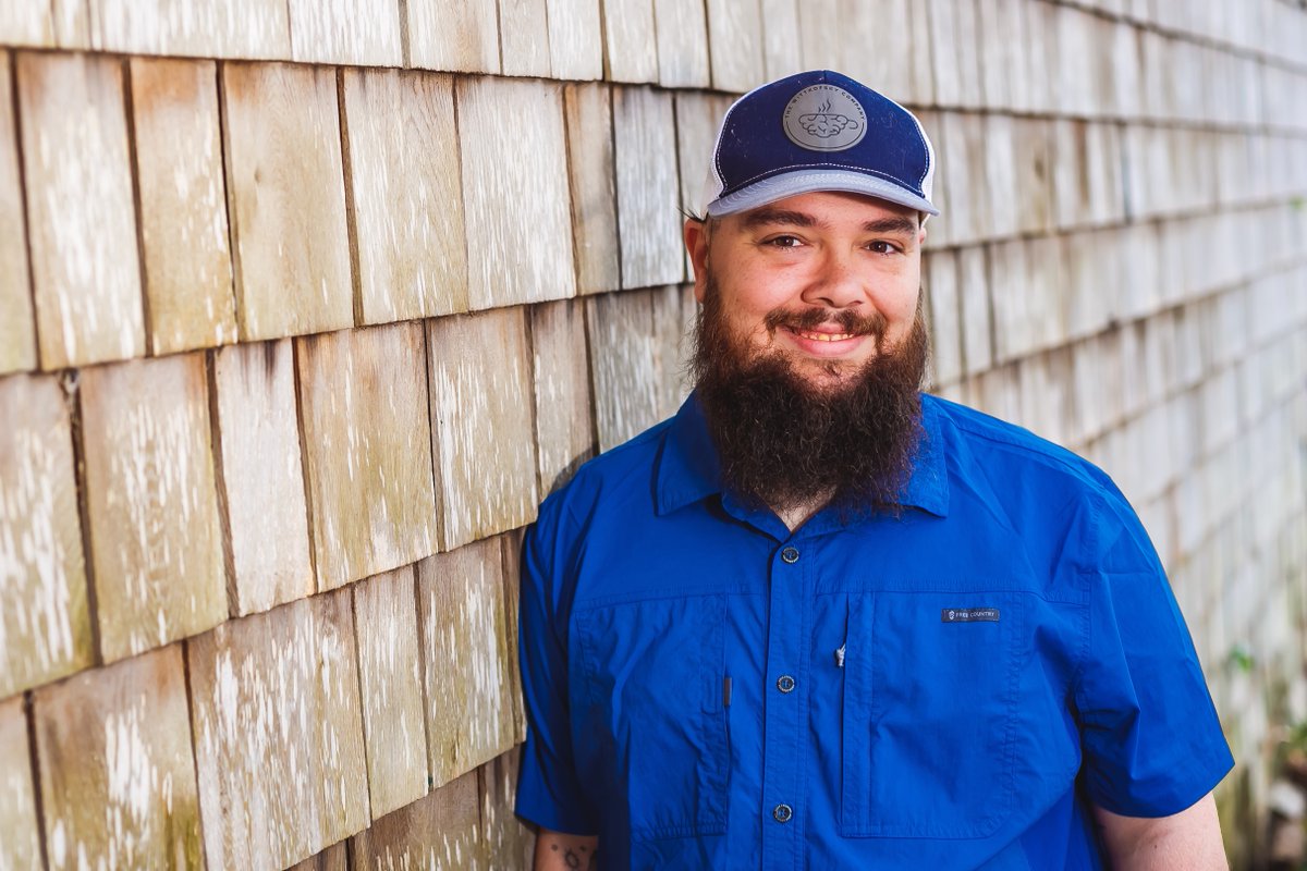 😊 Happy National Smile Day! 😄 Did you know that smiling not only lights up your face but also offers incredible health benefits? From reducing stress to boosting your immune system, the simple act of smiling can work wonders for your physical and mental well-being. 🌟👩‍⚕️