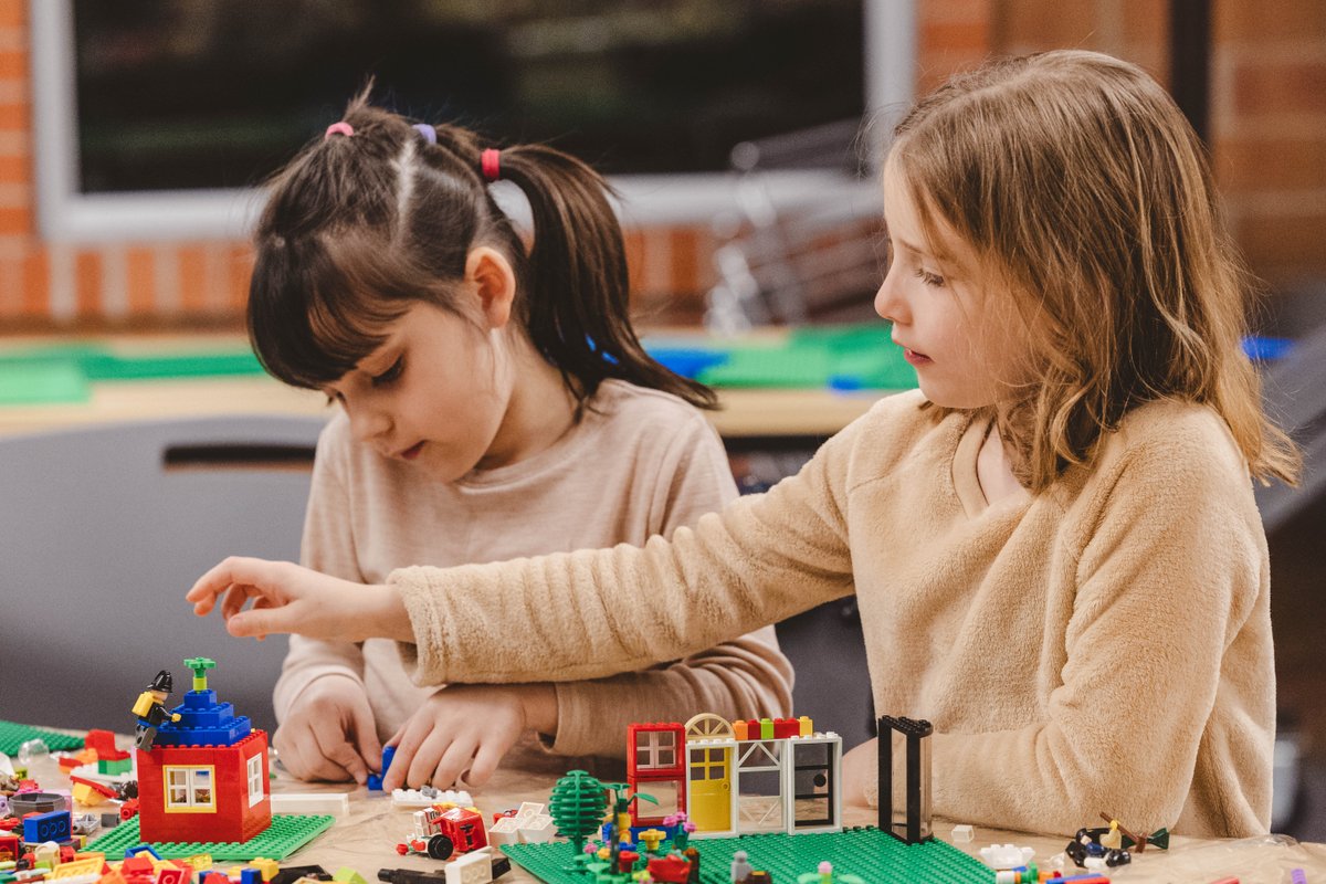 Drop into the Rideau Heights Branch today at 10:30 a.m. for a P.A. Day LEGO build! Learn more: ow.ly/w19I50RSRLY.