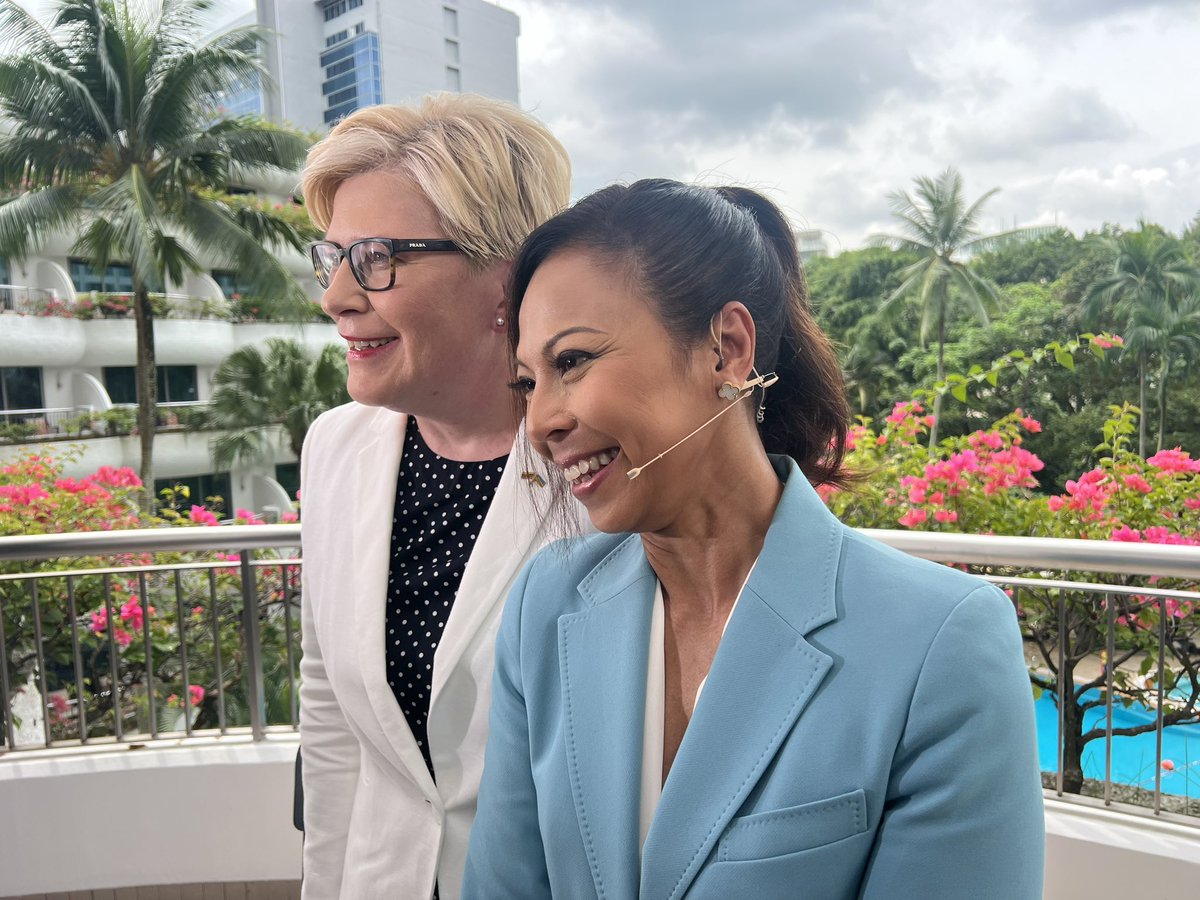 BBTVAlexC's tweet photo. Defence and diplomacy with @haslindatv - Bloomberg meets at #shangriladialogue #Lithuania #USCyberCommand #NewZealand https://t.co/iIljt6p7JW