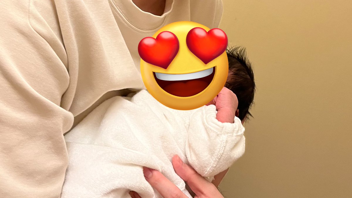 chomado's tweet image. [産まれました]
3,704g の元気な男の子です✨(平均は3kg)
とても可愛い！

28時間以上続いた陣痛(子宮口 9.5cm (ゴールは 10cm) まで来てた)のすえの
胎児心拍急降下による
緊急帝王切開手術で
無事に産まれてきてくれました…！

応援してくださった皆様
本当にありがとうございます😭
心の支えでした