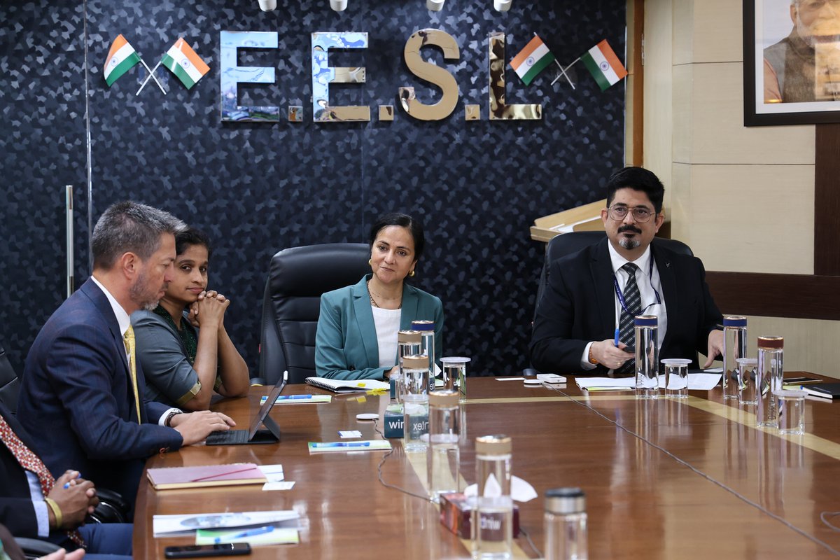 ConvergenceCESL's tweet photo. Briefing the visiting @usaid_india delegation, our @ceo_cesl shared CESL's approach and impact of how the nation has made strides in e-mobility, emphasizing on our #cleanenergy initiatives such as the #GrandChallenge, #NEBP, PM-e Bus Sewa &amp; PSM. https://t.co/Pdm51whk5F