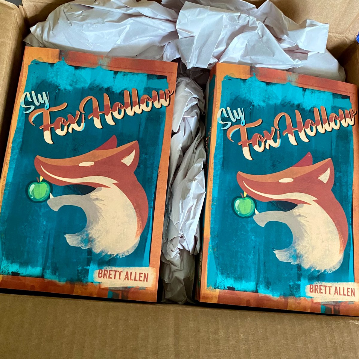 hogwashwriting's tweet image. I've got two signed copies of my dark comedy, SLY FOX HOLLOW, to give away today!

Share the post and I'll pick two winners at the end of the day! 

Bonus points if you can get a celebrity to comment, like, or share!

a.co/d/6gUV74w