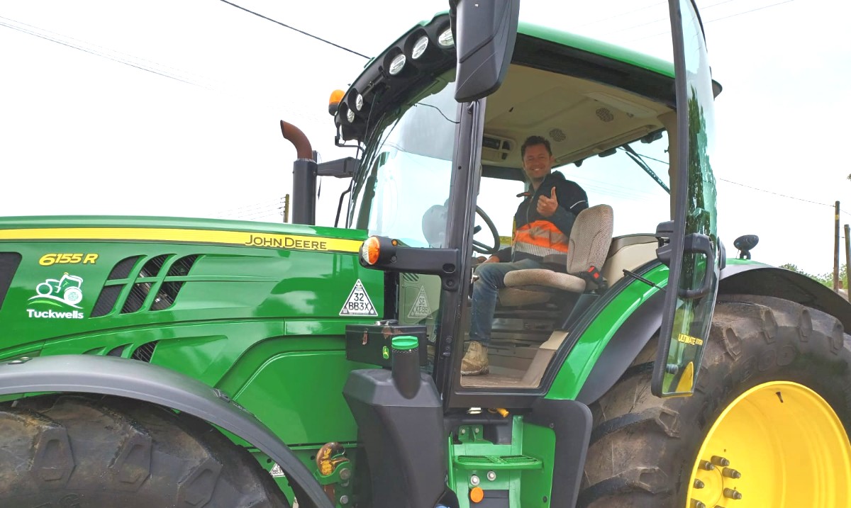 Today L R Jolly collected his new tractor - a John Deere 6155R -  form our Worlingworth Depot!!

 #NewTractor #JohnDeere6155R #AgricultureWorld #TractorLove #FarmMachinery #RuralLiving #CountryLife #FarmEquipment