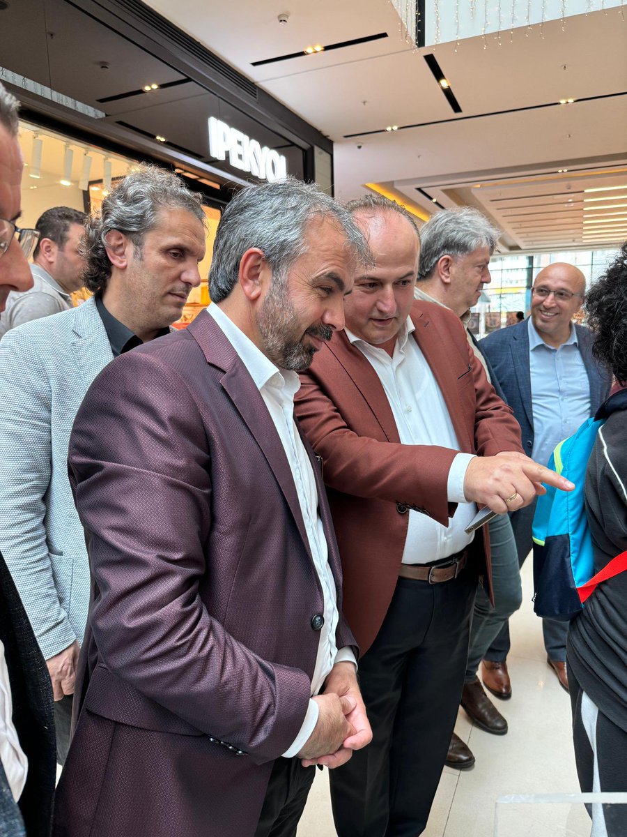 azizsonkaya's tweet photo. Stem Fuarımız (Bilim Şenliğimiz) Rize il Milli Eğitim Müdürümüz Yusuf Tüfekçi katılımıyla Şimal AVM’de açıldı . @RizeMem53 @tufekciyusuf https://t.co/nwpxOQZX3U