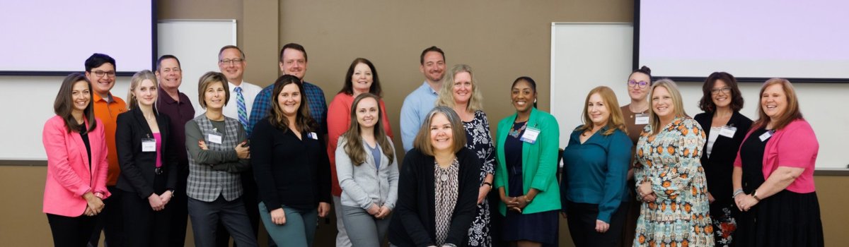 TMWohlfield's tweet photo. The official #classpic from #HRUnite HR Leaders on Leadership Metro Toledo 2024 taken by @ShawnLeeStudios #HRHelpingHR #HRSharing #HRCommunity https://t.co/peZES88HUh