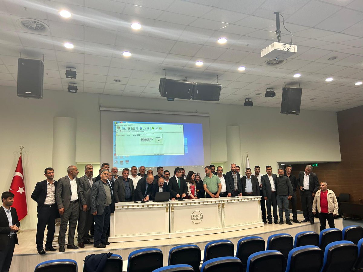 BitlisNufus's tweet photo. İl Nüfus ve Vatandaşlık Müdürlüğümüz ve Merkez İlçe Nüfus Müdürlüğümüz tarafından Evlendirme Memurları ve Muhtarlara eğitim semineri düzenlendi. @TCNufus @BitlisValiligi @gulmez_rauf https://t.co/ya19tj3deT