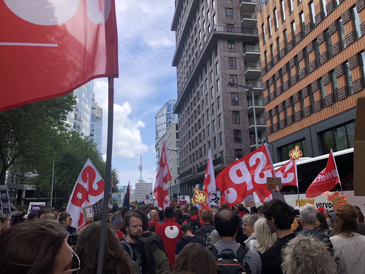 Ook wij lopen de <a href="/klimaatmars/">Klimaatmars</a>  op de Zuidas samen met <a href="/SPnl/">SP</a> en <a href="/SPJongeren020/">SPJongerenAmsterdam</a> <a href="/SPjongeren/">SP Jongeren</a> #mensenbovenwinst #klimaatmars