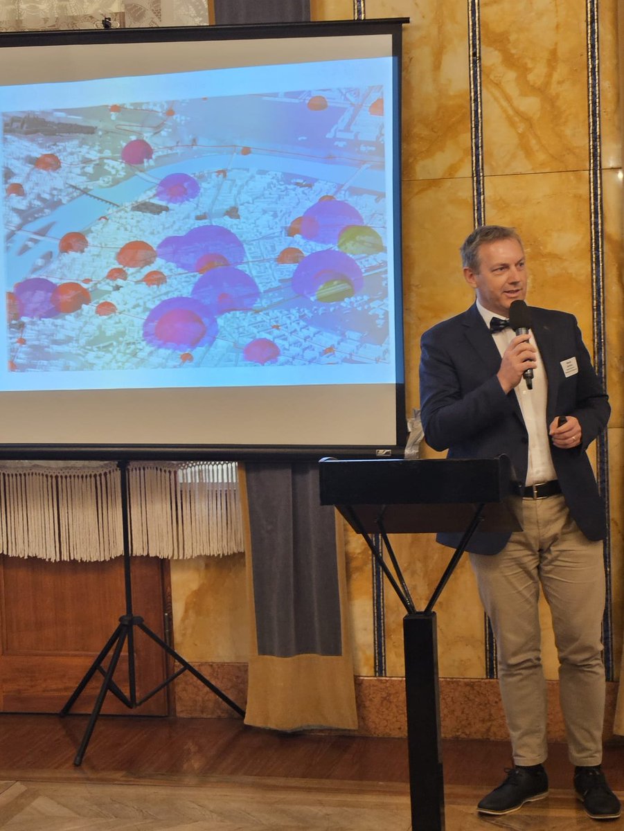 POLISnetwork's tweet photo. More #ChangeOnTheMove coming your way!📨

After a successful POLIS #LeadershipSummit yesterday, our Political Group met today in #Prague for more discussions on #SustainableMobility🌱

We can't wait to continue the conversation this November when we meet again at #POLIS24!✨ https://t.co/SIBlwU8uhk