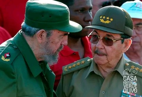 #Cuba🇨🇺Raúl y Fidel son el claro ejemplo de un historia de  hermandad inseparable, juntos vivieron su infancia en Birán, atacaron el  Moncada, se enrolaron en el yate Granma, recorrieron  las montañas de la  Sierra Maestra y entraron triunfantes a La Habana.
#RaulEsRaul
