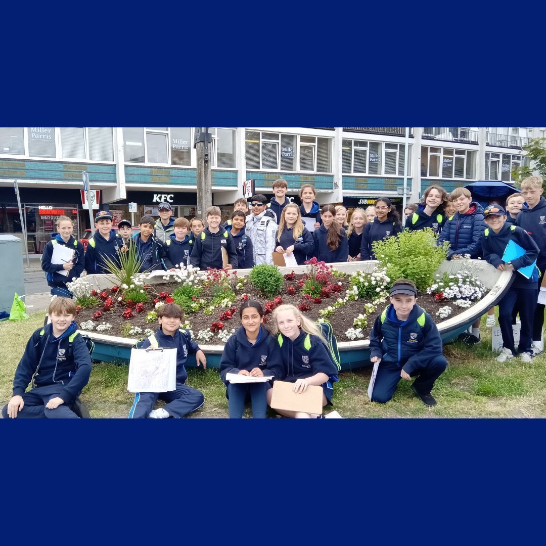 Year 7 went on a geography field trip to Broadwater. They were accompanied by the Head of Geography from @LancingCollege, Dr Bustin. This annual trip is a wonderful opportunity for the children to find out more about what learning in Year 9 will be like #LPW #Geography
