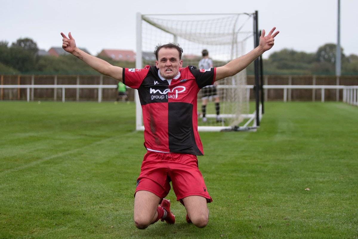 stockton_townfc's tweet photo. 𝙀𝙇𝙇𝙄𝙊𝙏 𝙈𝘼𝙆𝙀𝙎 𝙃𝙄𝙎 𝘽𝙀𝘿 🛌 

We can also confirm that Elliott Beddow has signed a new contract with the club.

#UTA⚓️ https://t.co/eLDyZta7lt