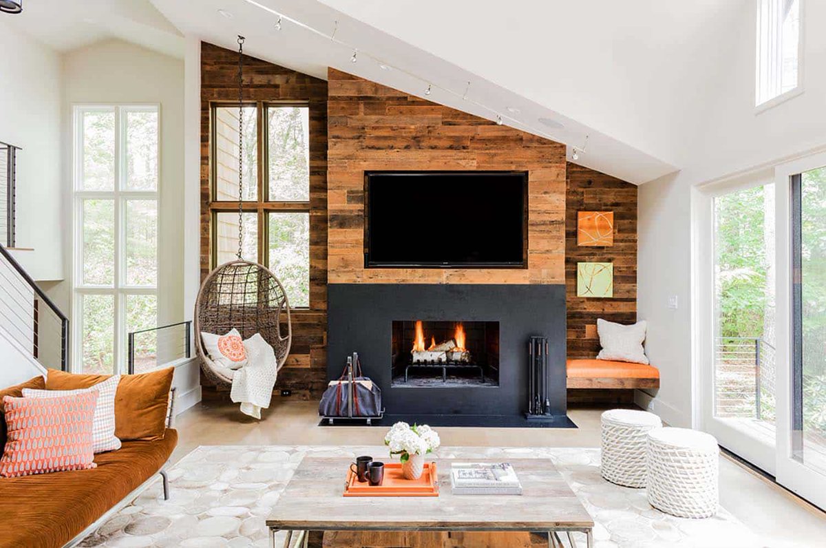 Stylish Massachusetts home uses a natural palette to focus on lake views onekindesign.com/2018/01/22/mas…