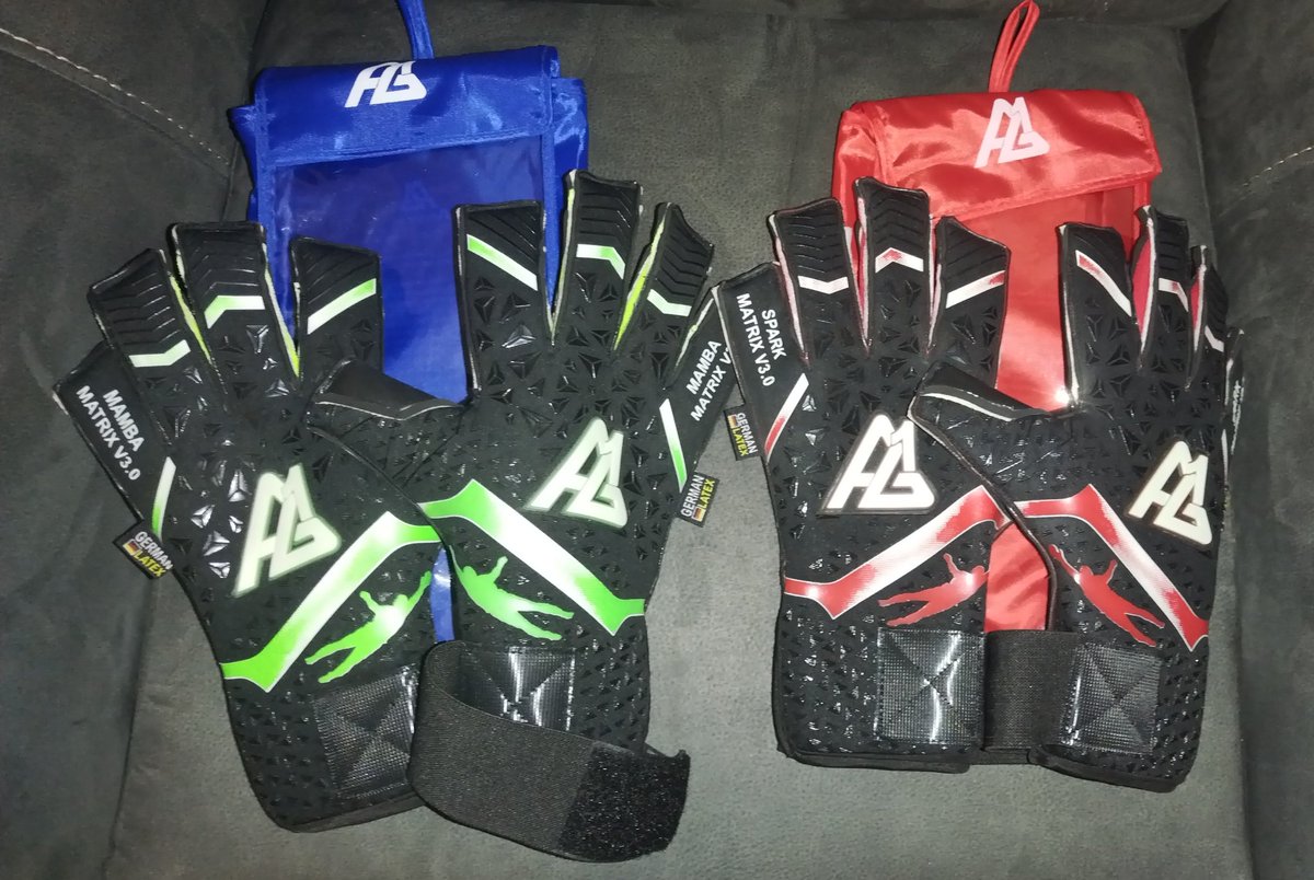 evanhdgk's tweet photo. New glove day!
Thanks @AdvancedGk for the new gloves! As always great service!
Love the quality can't wait to get out and train with these bad boys on Sunday
#weareag1
#ag1newgloveday https://t.co/hH4h5PNnYe