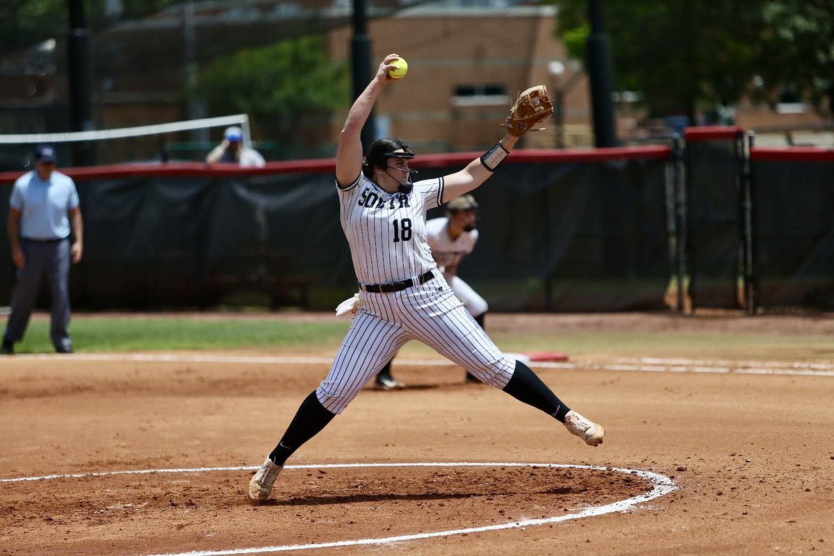 MrHazard101's tweet image. Congratulations @LaylaOgden1 on being named 4th Region Tournament Most Valuable Player @SWSoftball @wcpssports @NickLoweSWHS @mattdeatonswhs 
#pitchhitandrun