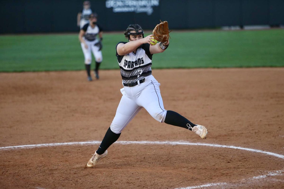 MrHazard101's tweet image. Congratulations @LaylaOgden1 on being named 4th Region Tournament Most Valuable Player @SWSoftball @wcpssports @NickLoweSWHS @mattdeatonswhs 
#pitchhitandrun