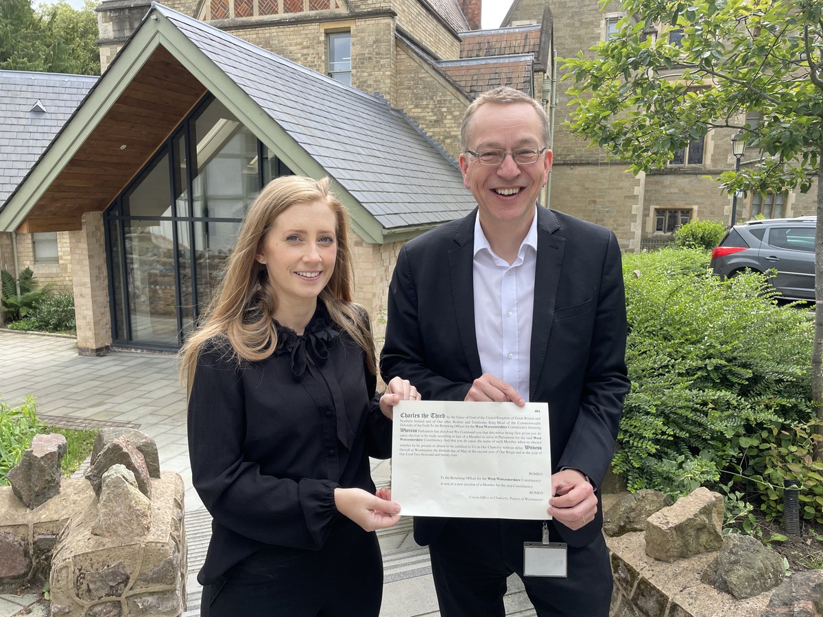 Our Returning Officer, Andy Baldwin, has received the writ of election from Parliament.

The writ is a document which authorises the holding of a General Election in our constituency.

Visit malvernhills.gov.uk/voting-and-ele… for more information about the election #YourVoteMatters #GE2024