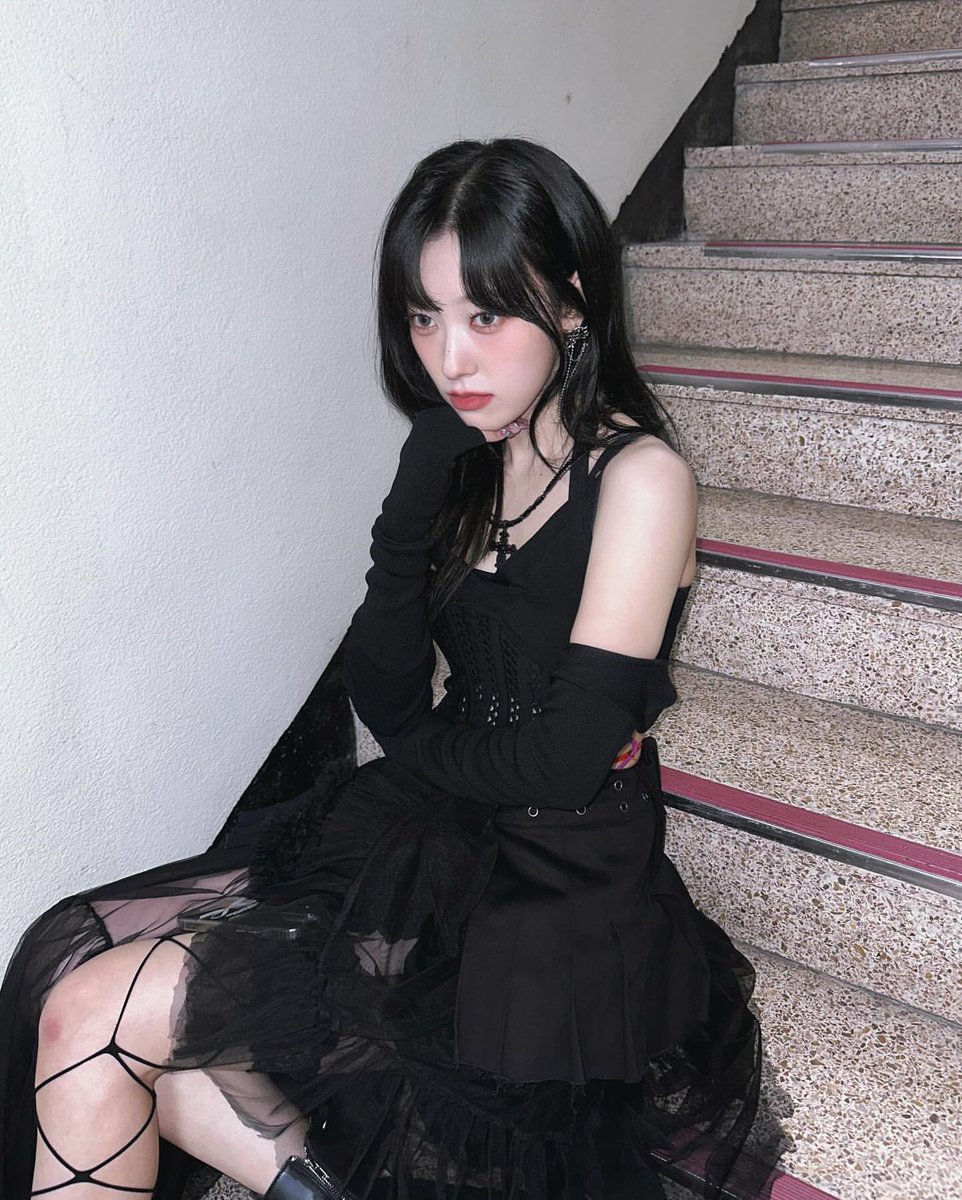 kimlernon's tweet photo. ˚₊‧꒰ა 🖤 ໒꒱ ‧₊ https://t.co/x7iMy5Nzmo