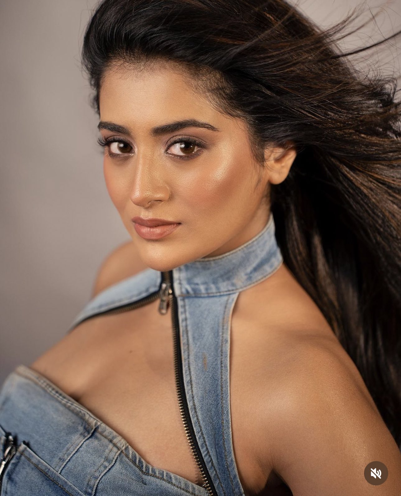 GO6QaeCW8AAeylr?format=jpg&name=large