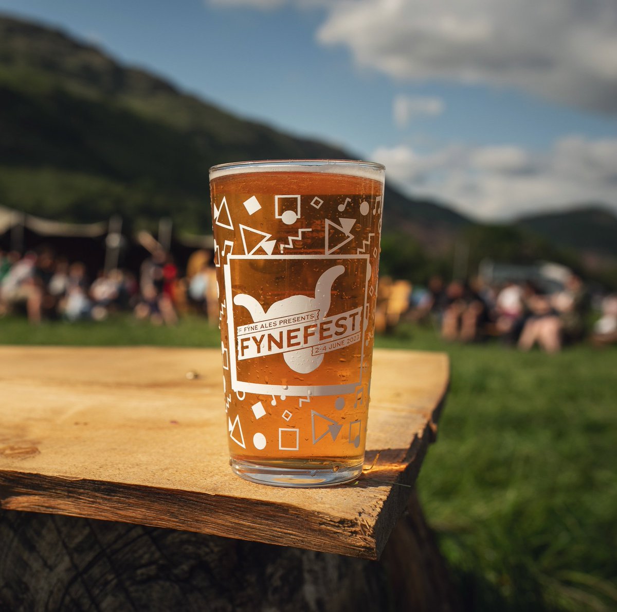VicGalloway's tweet image. So... @FyneFest Here we go... 🍻❤️😎🎵 

#fynefest #fynefest24 #fyneales #lochfyne #glenfyne #beer #food #music #sunshine @FyneAles