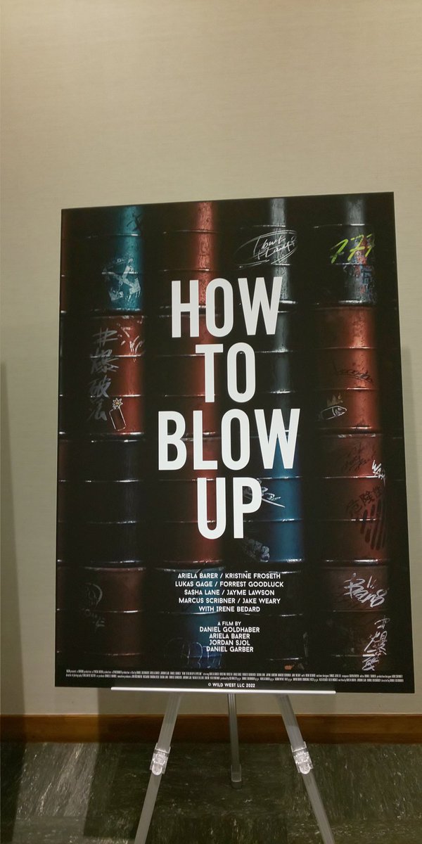 tomomori34's tweet image. このポスター、凄く意味深💨🎶#HOWTOBLOWUP #映画 #環境問題 #スタジオNEON