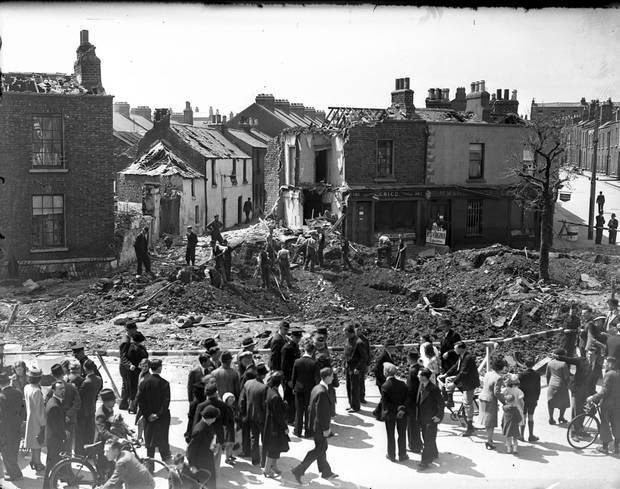 #OnThisDay 1941 The Luftwaffe dropped four high explosive bombs on Dublin, the North Strand being worst hit. 28 people died, 90 injured & 300 houses ruined. One quarter of the deaths came from the Browne family, when seven members were killed in the blast. #Ireland #History #WW2