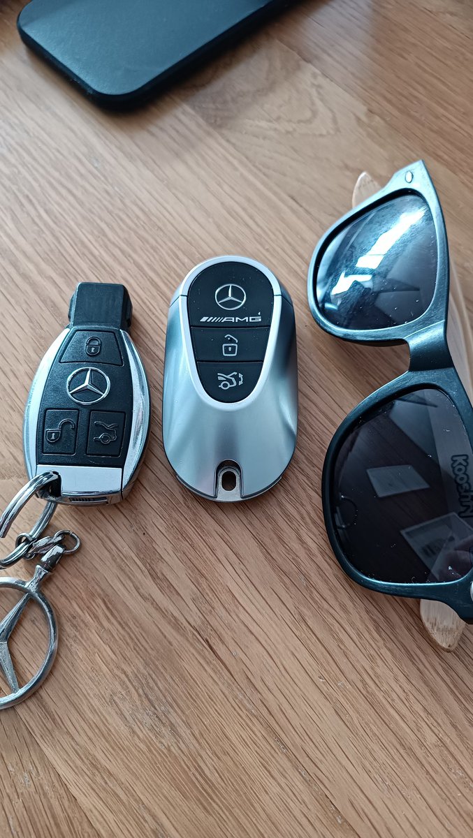I'm test driving the new Merc C63S this weekend for Cars.co.za. Here's the evolution of the key from the W204 generation. @CarsSouthAfrica