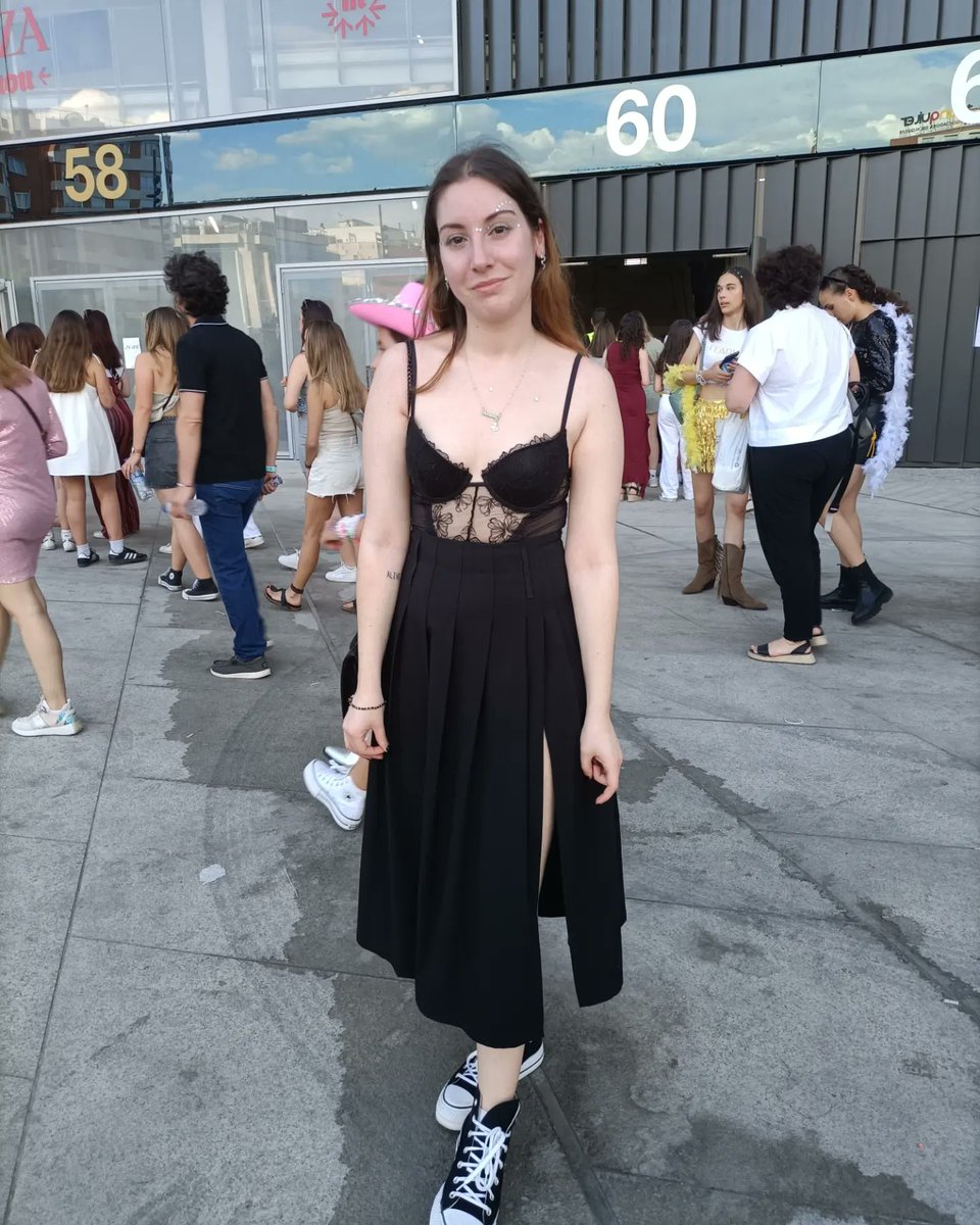 caleir_'s tweet photo. and all at once, you are the one I have been waiting for✨🤍 @taylorswift13 @taylornation13 #MadridTStheErasTour https://t.co/qx0or1fIP6