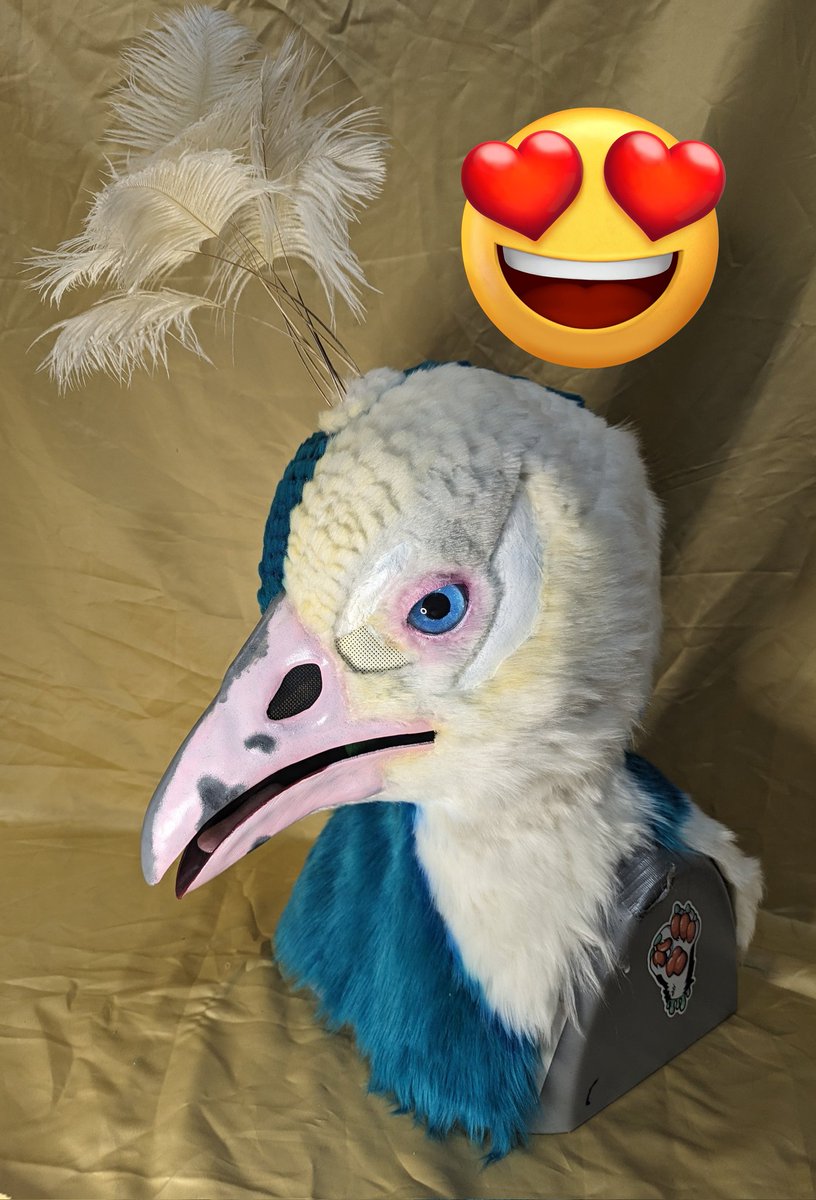 velvet_guts's tweet photo. Happy #fursuitfriday from this lovely peacock!

This babe will have an official post with info soon as the wings are completed!

Do ya thing bird twitter! 🐦 

Base by dragonartist15
#furry #fursuit #fursuitmaker #furryfandom #fursuiter #fursuitsale #furrysale #fursuitforsale https://t.co/QIfbAfvLKC