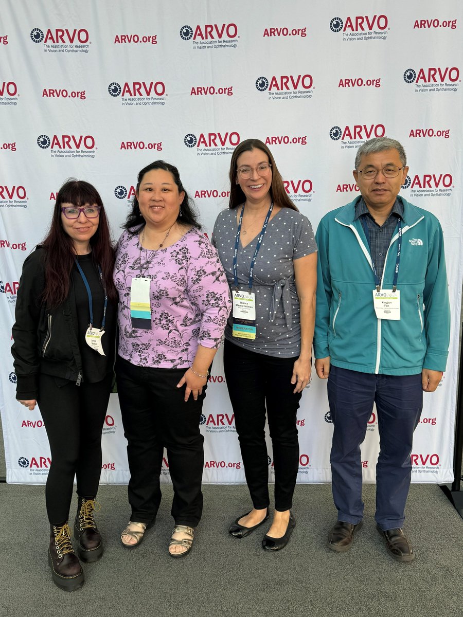 ChengLabIU's tweet image. At #ARVO2024, Dr. Catherine Cheng handed over the position as ARVO AMPC chair to Dr. Xingjun Fan and welcomed the newest LE section member, Dr. Janice Walker! Thanks to everyone on the ARVO Annual Meeting Program Committee for their contributions to make the meeting successful!