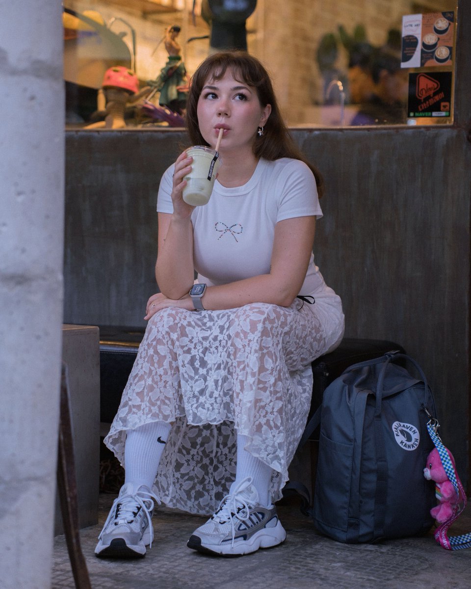 petravoice's tweet image. art vs artist 🦋