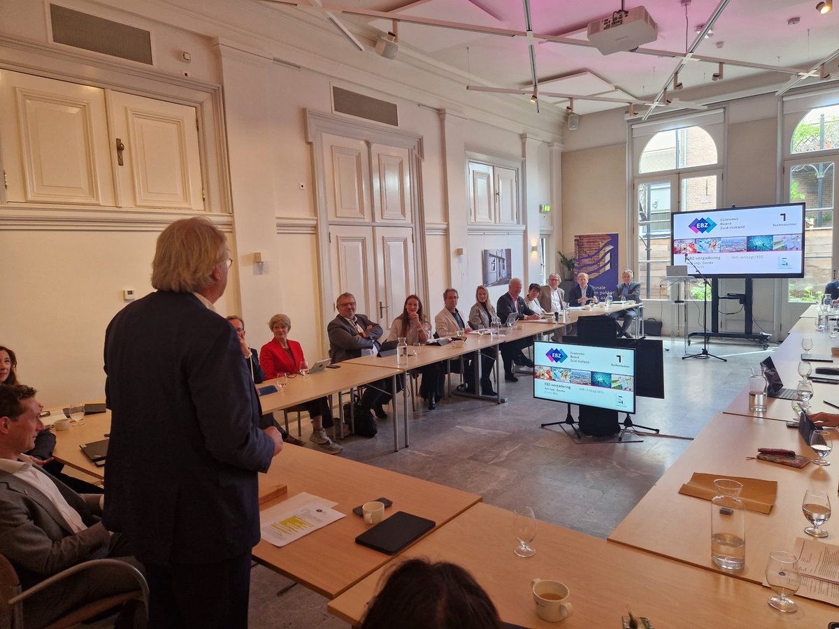 De periode van afscheid breekt aan en betekent dat ik vele malen iets ‘voor het laatst zal doen als cdK’ <a href="/zuid_holland/">Provincie Zuid-Holland</a>. Afscheid als voorzitter van de <a href="/economicboardZH/">EBZ</a> .Een mooi gezelschap uit de ‘Triple Helix’ van bedrijfsleven, kennisinstellingen en overheden. Graag gedaan!
