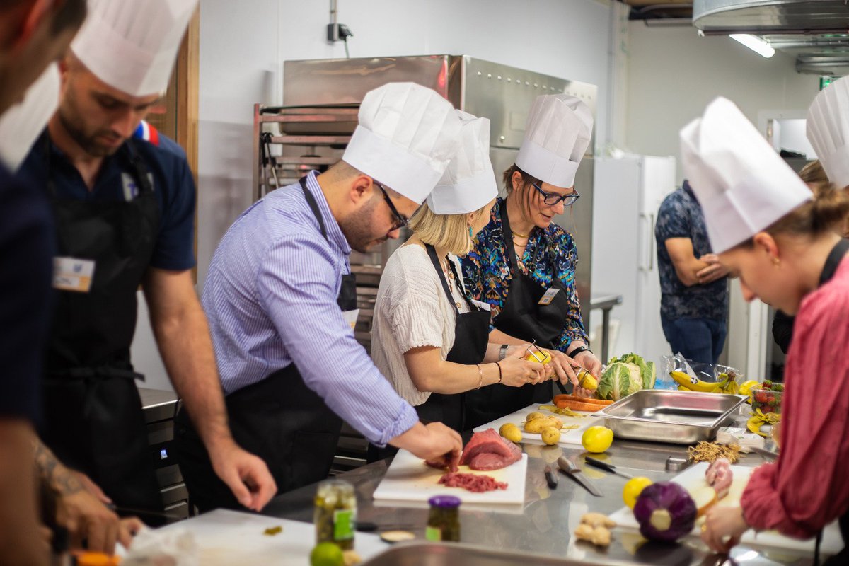 Ils et elles sont plus habitués aux murs d'escalades et terrains de rugby qu'aux casseroles.. 👨‍🍳👩‍🍳

Pourtant les sportifs et sportives toulousains de la "Battle des Chefs" <a href="/CARTOUCHERIE_/">Les Halles de la Cartoucherie</a>  <a href="/LecollectifSHN/">Le Collectif SHN</a> nous épatent !

Heureuse d'avoir fait partie du jury de la finale avec