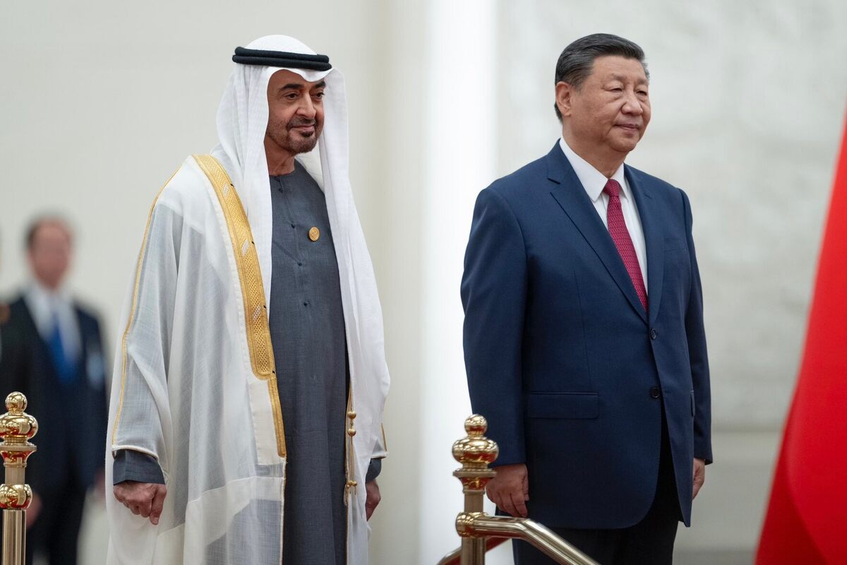 UAE, China ink 19 agreements in key sectors to boost investments, collaboration al-hadath.net/uae-china-ink-… The UAE and China have recently inked 19 agreements and memoranda of understanding (MoUs) in several key sectors to boost investments in tourism, industry, technology, me...