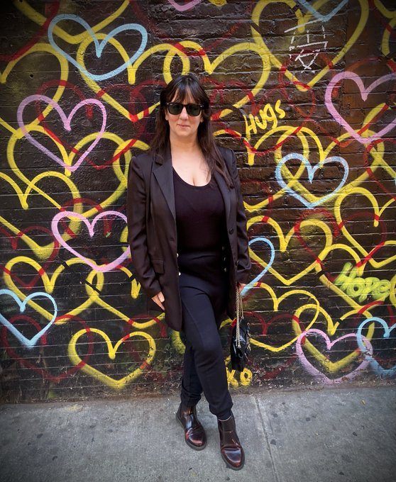 &ldquo;It&rsquo;s Friday, I&rsquo;m in love&rdquo; - The Cure 📸 : yesterday in the city 🗽 https://t.co/n0DG6GNThM<a href="/tag/clip"class="tags"><span>#clip</span></a>