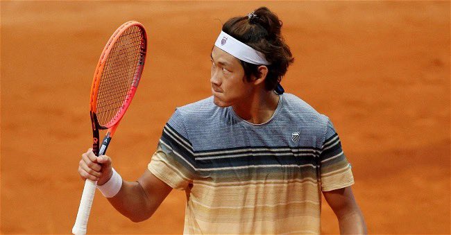 Pick Roland Garros 🇫🇷

🎾 | Zhang +7.5H. vs Tsitsipas (1.5u-@ 1.80 | WilliamHill)

✍️ Argumento: