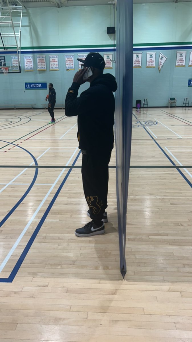 _useanu_'s tweet image. When your son goes to the same basketball camp as maestro fresh Wes 🔥🔥