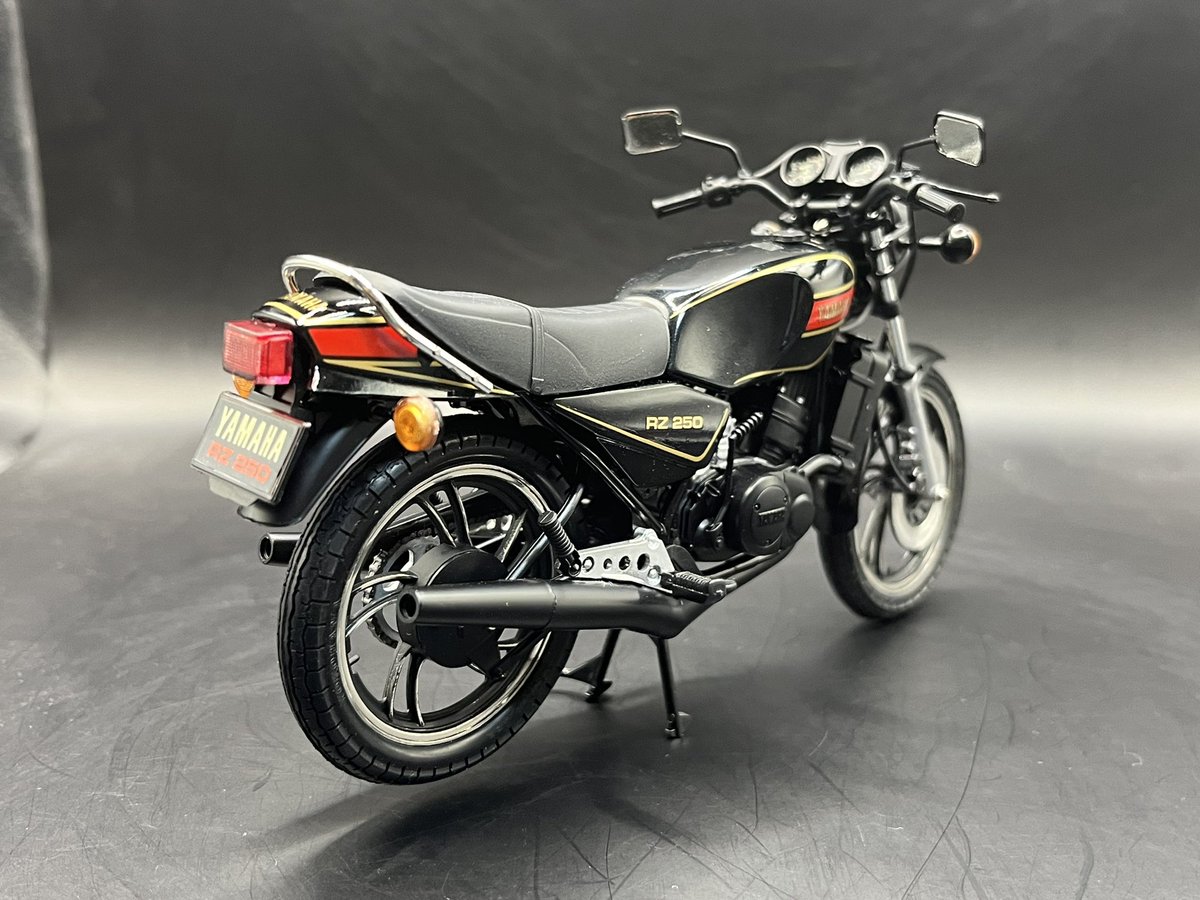 タミヤ 1/12 
YAMAHA RZ250

ゴールデンウィークのお手付きラスト
なんとか5月中に完成しました😊

#バイクプラモ盛上げ隊
#バイク模型集まれ