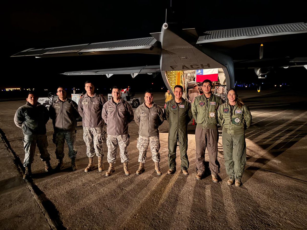 Destino: #Brasil🇧🇷 Una aeronave✈️Casa 212 de la Iª Brigada Aérea #FACH despegó desde la Base Aérea #LosCóndores, para hacer relevo y continuar colaborando en labores de apoyo humanitario en zonas afectadas por las inundaciones en el estado de #RíoGrandedoSul. #AeronáuticaChilena