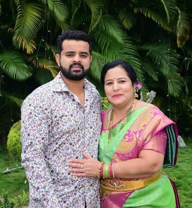 #Karnataka: The 42nd ACMM court has rejected the anticipatory bail plea of Bhavani Revanna in connected to the abduction case booked in #Mysuru’s KR Nagar PS.

Bhavani Revanna is a wife of @JanataDal_S MLA #HDRevanna, who is also accused in the case and is out on bail.

After