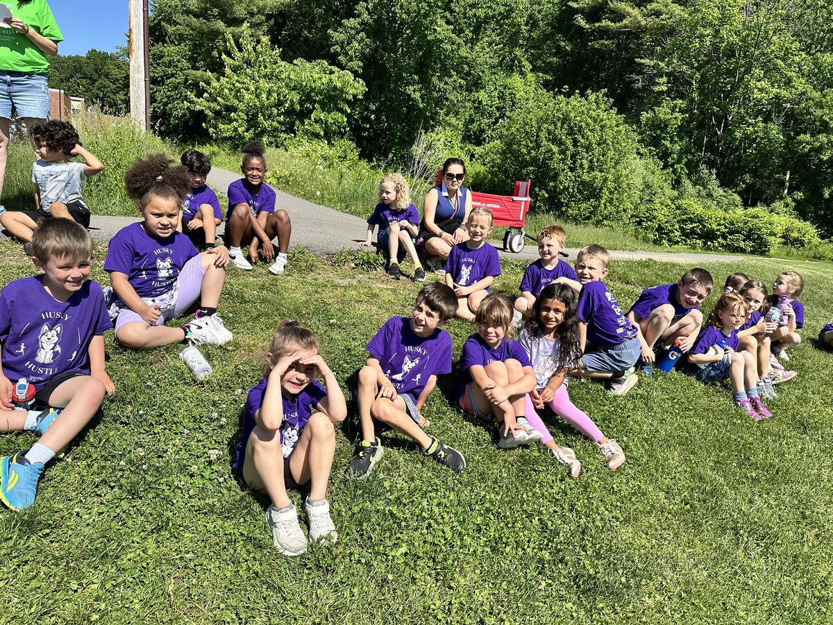 Field Day!👍 <a href="/newsearles1/">New Searles Elementary</a> <a href="/HelayneTalbott/">Helayne Talbott</a> <a href="/tlkaufmann/">Trisha Kaufmann</a> @newsearlespe <a href="/NASHUASCHOOLS/">NashuaSchools</a> <a href="/SarfdeK/">Kimberly Sarfde</a> <a href="/mariojandrade/">Mario J. Andrade</a> #OneNashua #Nashuaproud