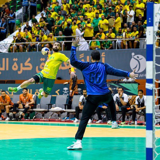 خطوة على الذهب 💛💚
الف مبروك خليج سيهات 
#نادي_الخليج