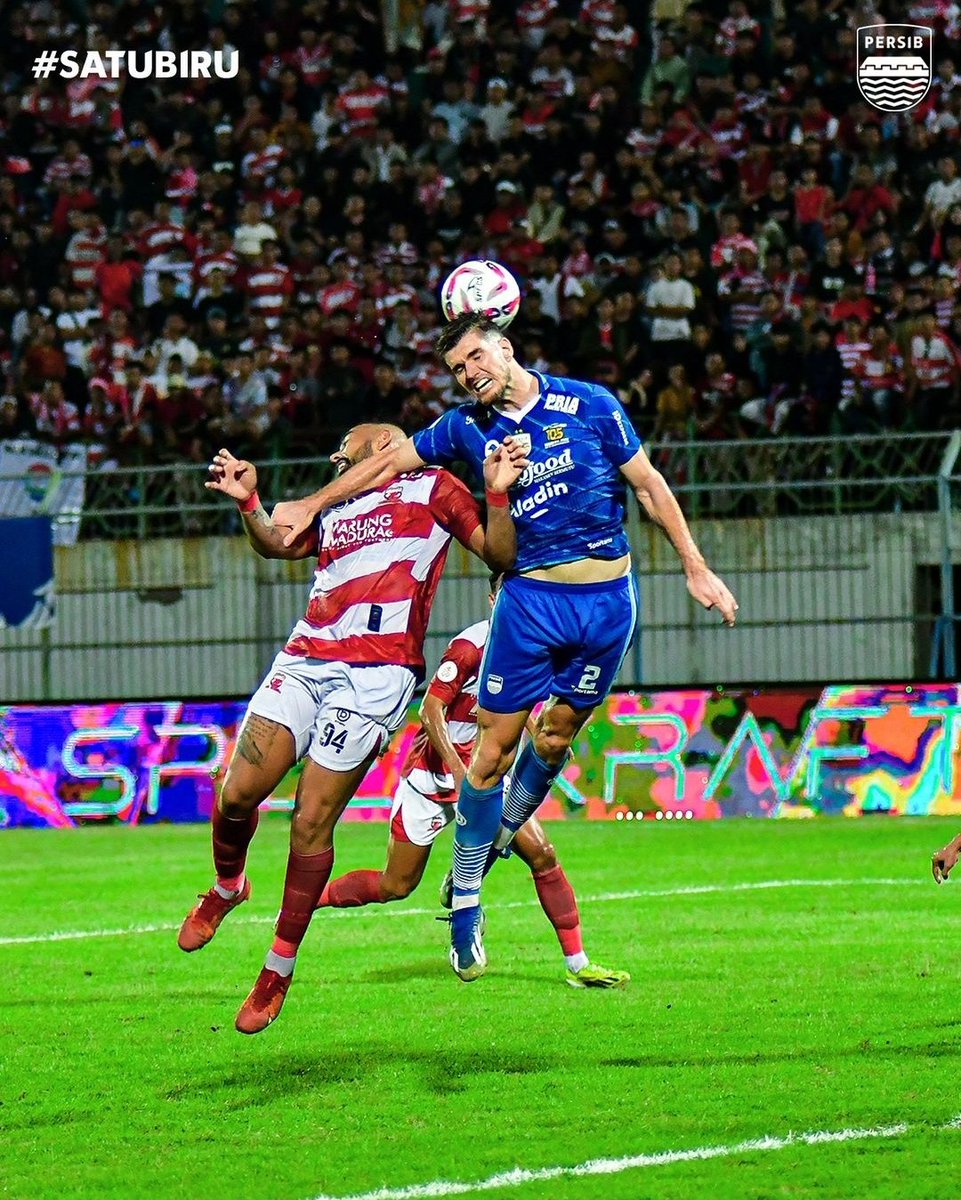 Finale #Liga1
FT : Madura United 1-3 Persib (agg 1-6)

⚽ Slamet Nurcahyo 90+7' (P)
-
⚽ David Silva 60'
⚽ Klok 86'
⚽ Beckham Putra 90+2'

Telak, Persib juara Liga 1 musim ini.. 🏆🔵🥳

📸 <a href="/persib/">PERSIB</a>