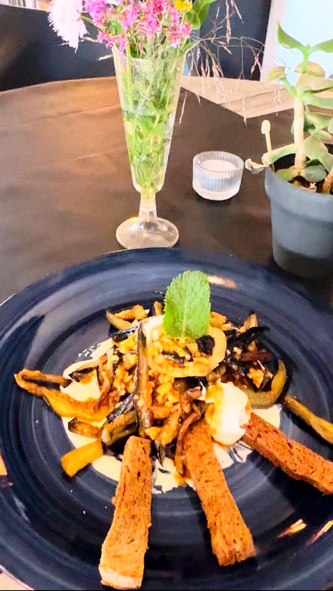 ajvacarisses's tweet photo. 🍽 Les millors tapes del segle XVIII
🏅 Enguany, hi ha hagut un empat en les votacions i
Ivandy Bar i El Palà Bar Restaurant són els dos
establiments premiats
➡️ Més informació a:
https://t.co/azLeKibgP2
#vacarisses #festadelavaca #FMP24 #rutadetapes #tapasXVIII https://t.co/U1XEdMmUkB