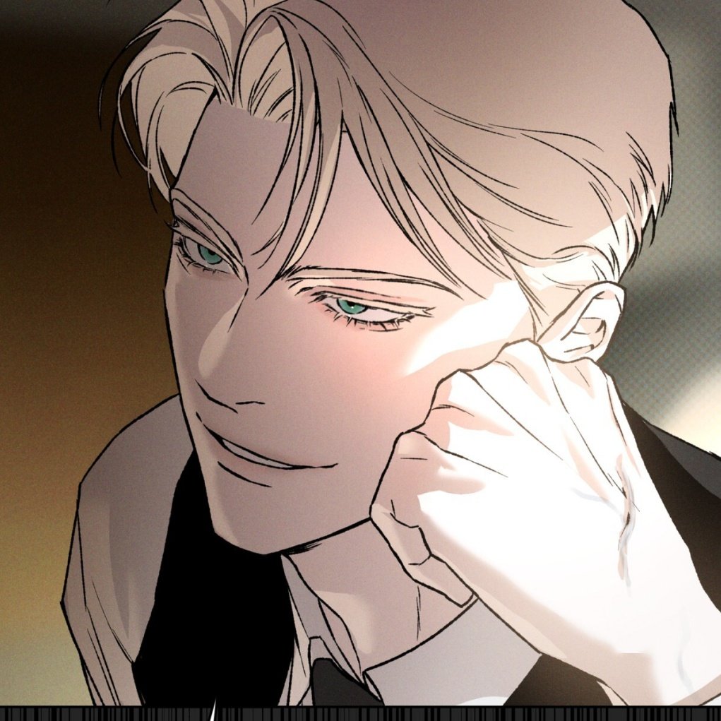 Anyone know why the artist decided to change his eyes colour from blue  to green?:/
blue eyes  really suits him better:(
#코드네임아나스타샤 #codenameanastasia