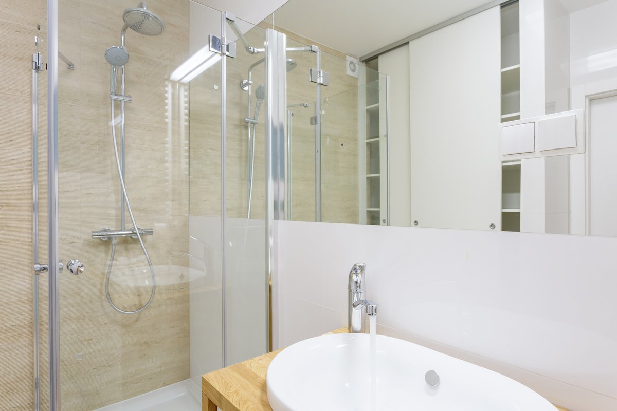 PostGlass_'s tweet photo. Upgrade your bathroom with our sleek and modern shower doors. They'll instantly elevate your shower experience! 💦 #showerdoors #bathroomrenovation #sleekdesign https://t.co/amhATRCYtj