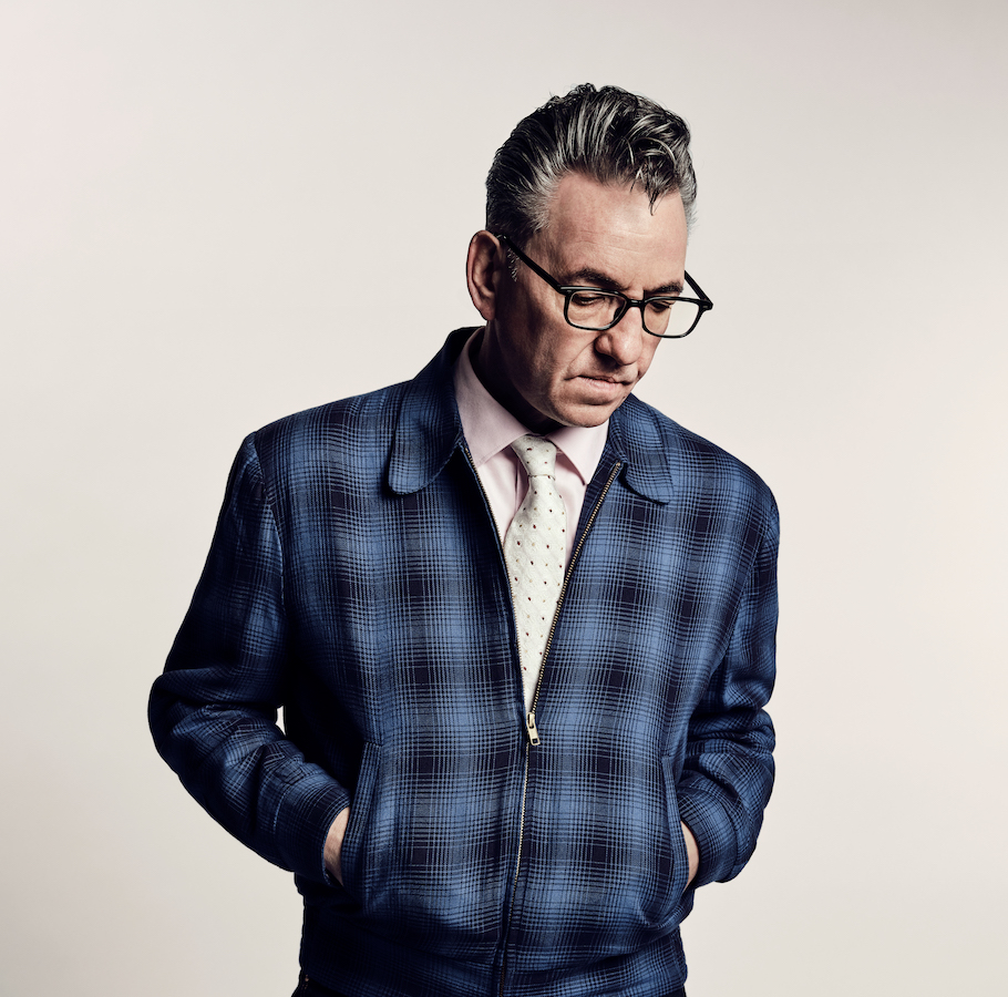 'It's chaos, innit?' @RichardHawley on his fine new album, and the absolute state of the country right now - clashmusic.com/features/its-c…
