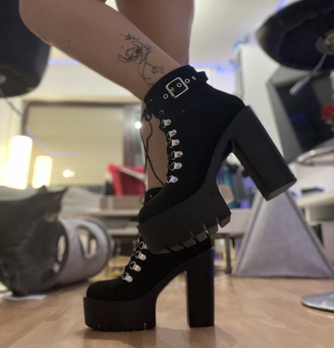 goddesssammy28's tweet photo. ‼️RT-GAME‼️

1/1/1
15 Minuten 
Jeweils 2 Kommentare 

Nimmt die kleine blackmail bitch auseinander 🖤🖤🖤

#rtgame #findom #finsub #moneydom #geldherrin #feet #feetslave #paypig #zahlsklave #goddess #cashdrain https://t.co/Qec5GAgwqX