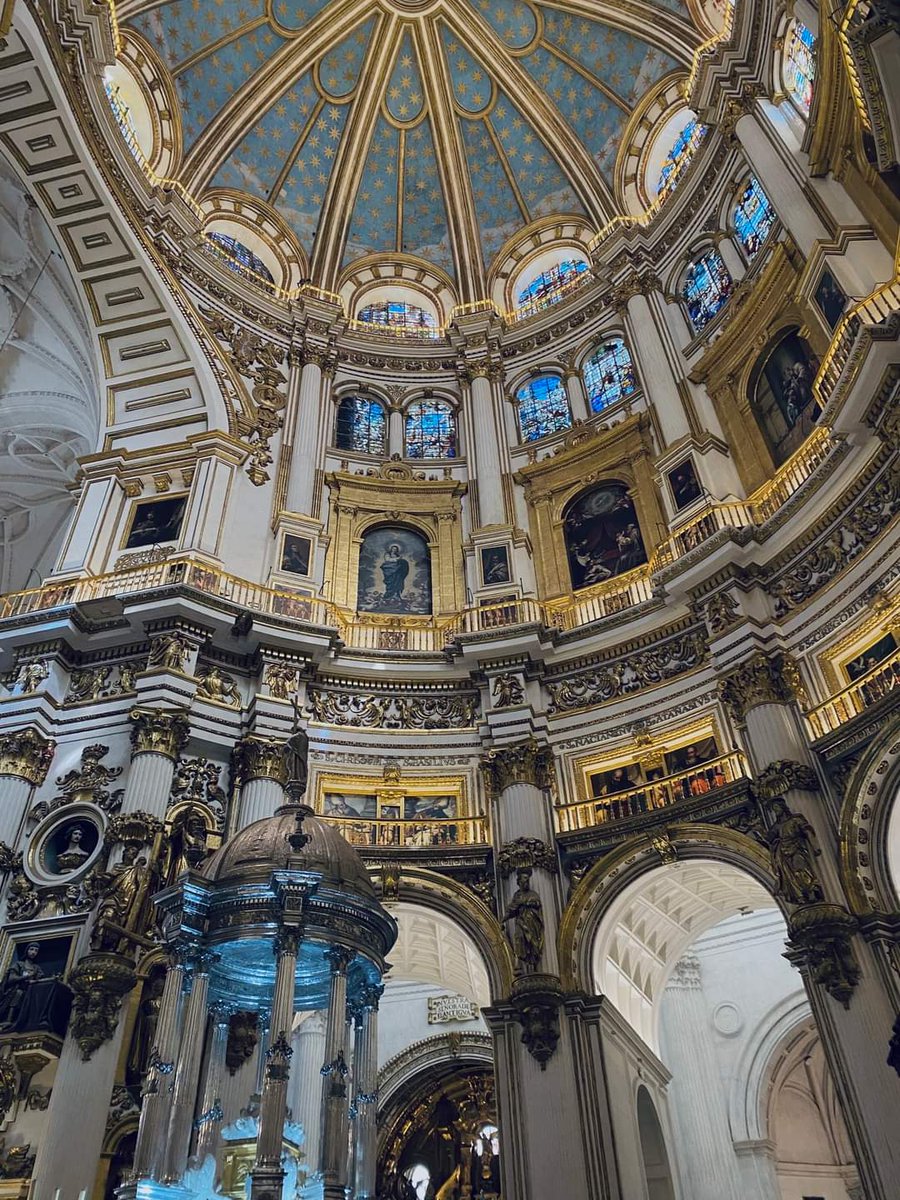 SAFAAlcala's tweet photo. VIAJE CULTURAL A GRANADA #ActividadComplementaria #EnBachilleratoSAFA‼️
👇👇👇
El alumnado de 1º Bachillerato ha realizado un viaje cultural a Granada junto a su tutora y profesores ❤️❤️❤️
⤵️⤵️⤵️
Visita guiada a la Catedral #EduardoGarcía continuando por el centro histórico 🏙️ https://t.co/QhXhJzMKvk